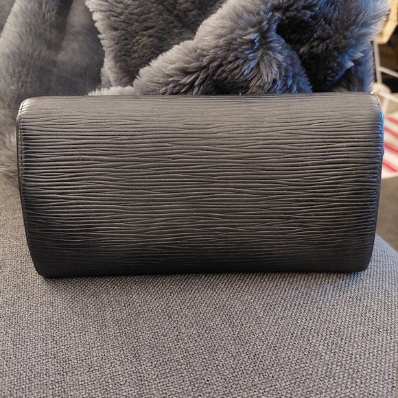 Louis Vuitton Black Epi Leather Wallet Very Good Preloved Condition - Picture 2 of 11